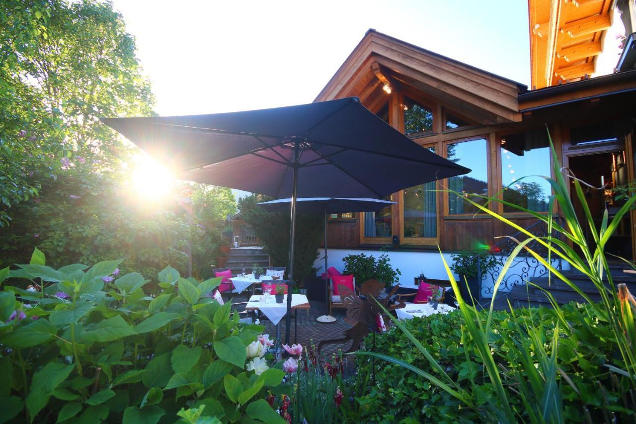 Kia Ora Hotel Restaurant 바그라인 외부 사진